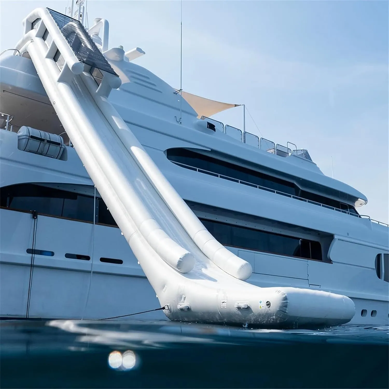 Commercial Garde Floating Super Yacht Water Toys, Inflatable Yacht with Air Pump for Docks, Pools