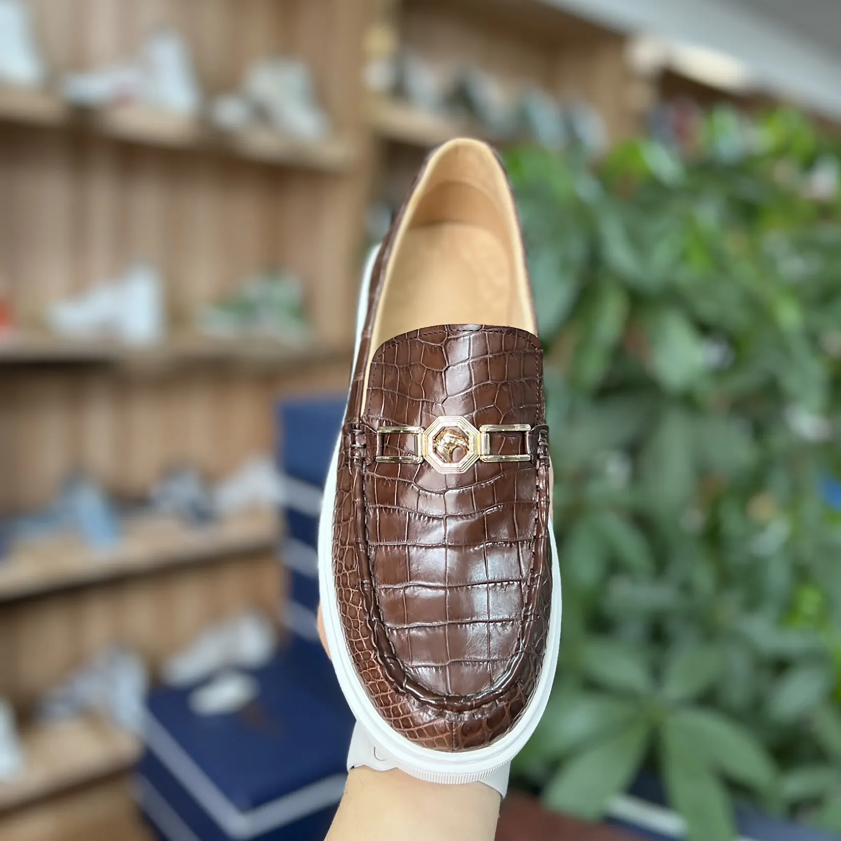 Crocodile Shape Shoes: Men's Genuine Brown Crocodile Leather Slip-On Loafer Bit Shoes