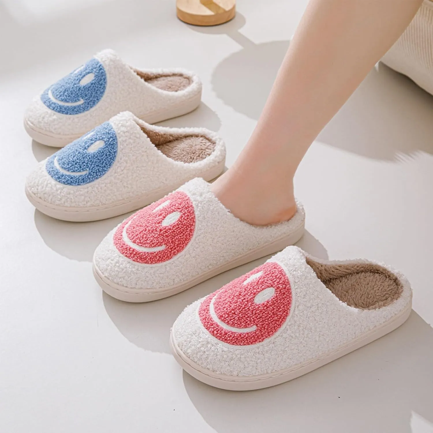 Cute Smile Face Kids' Plush Happy Face Slippers - Non-Slip, Warm, Indoor/Outdoor