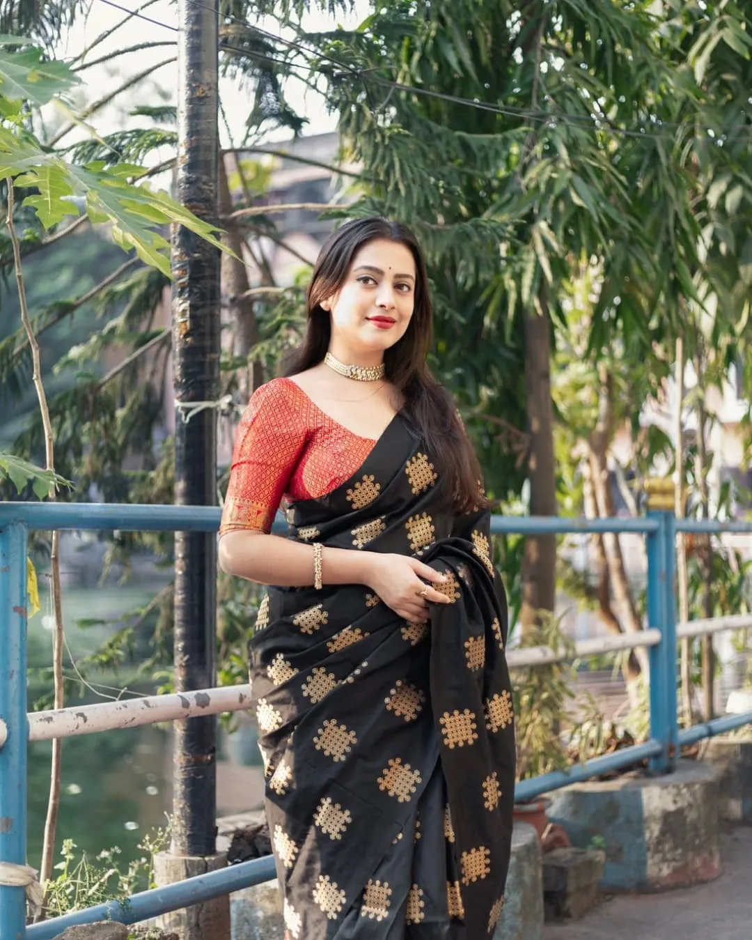 Dissemble Markdown Staggering Piece Blouse With Black Smart Saree Soft Silk