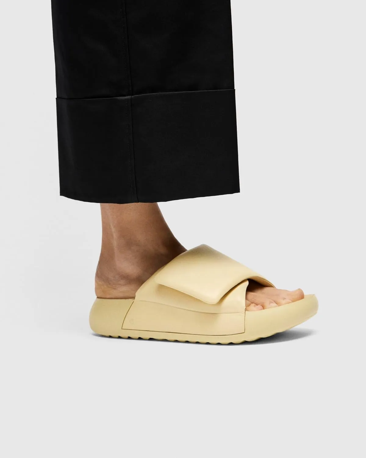 ECCO Women's Cozmo Platform Cross Band Slide Sandal