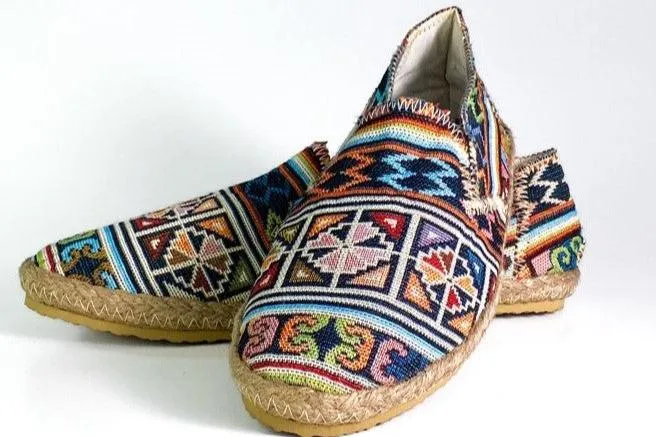 GROUNDING - Retro Cloud Slip On