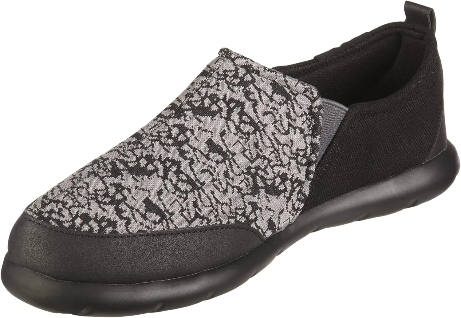 isotoner Men's Zenz Active Slip-On: Ultra-Soft Casual Shoes with Flexible Support & Breathable Mesh