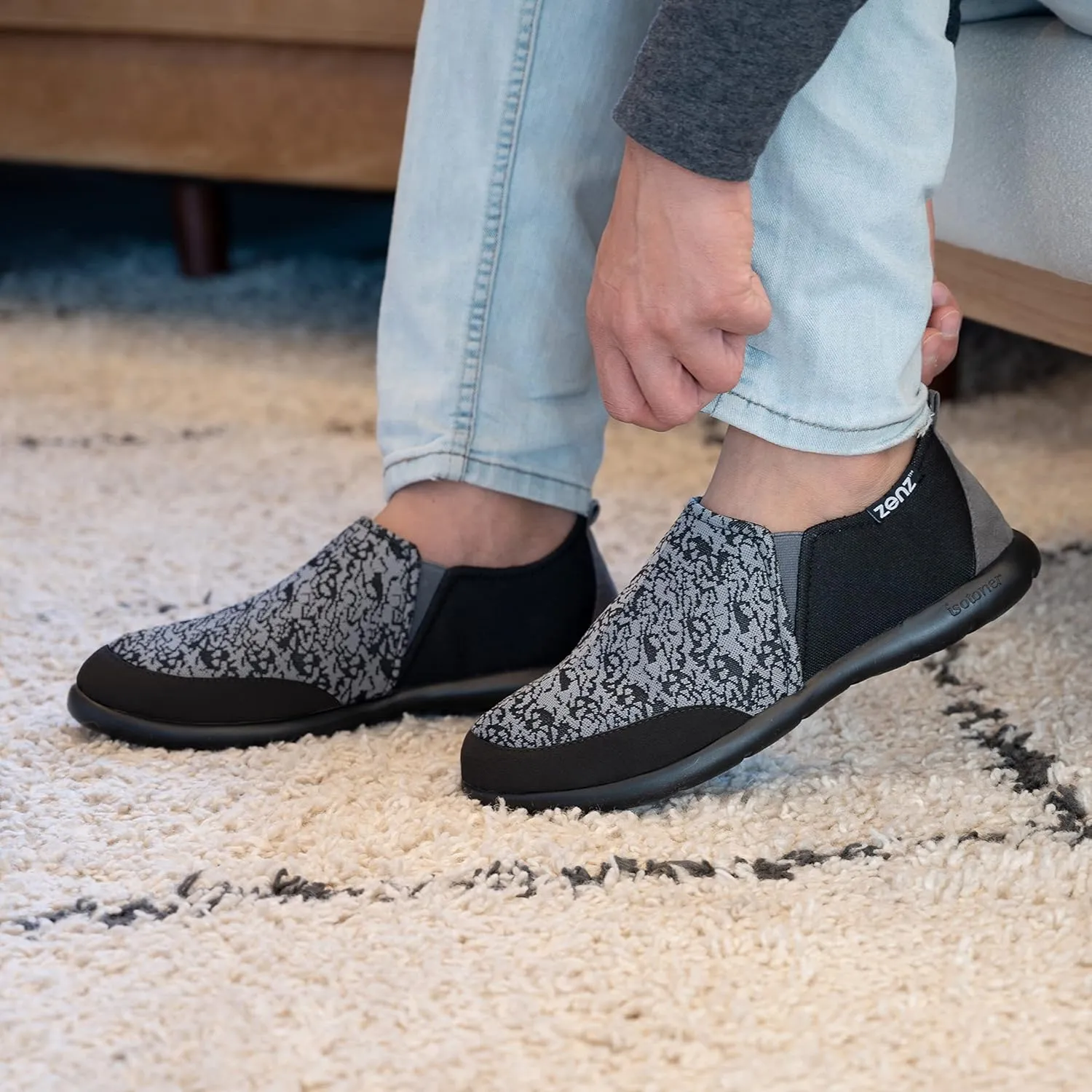 isotoner Men's Zenz Active Slip-On: Ultra-Soft Casual Shoes with Flexible Support & Breathable Mesh