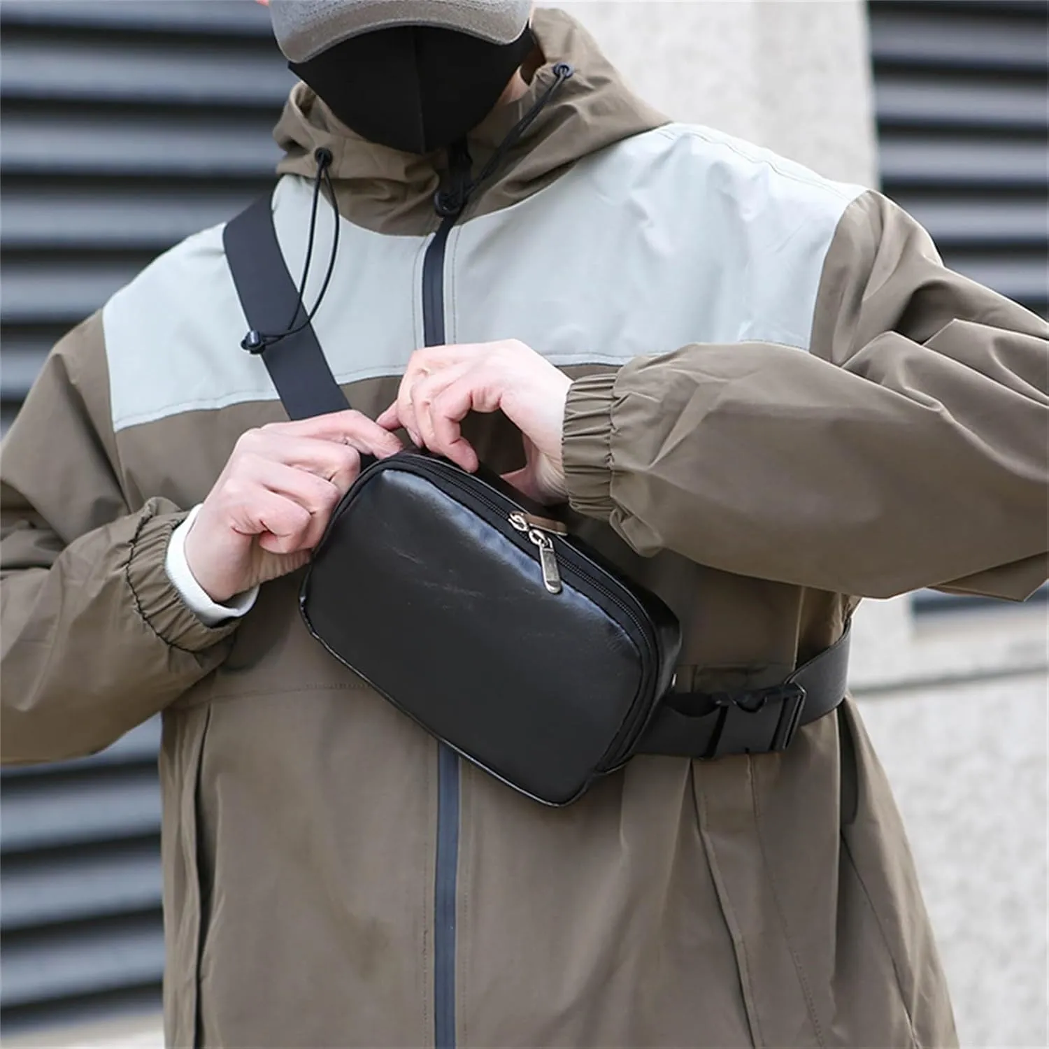 Leather Fanny Pack Bag for Women, Chain Belt Bag Chest Purse Fashionable Crossbody Waist Bags Handbag for Everyday Use Trip Walking Hiking