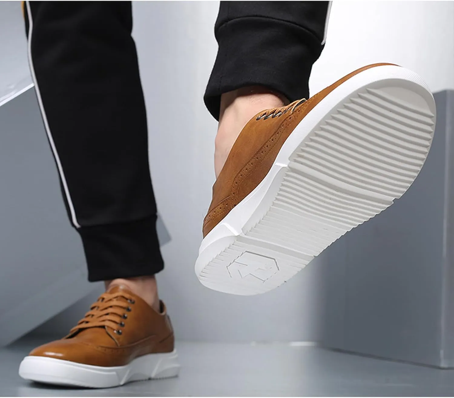 Men's Leather Flat Oxford Sneakers Fashion Brogues Wing Tip Lace Up Cap Toe Soft Sole Casual Dress Loafers for Business Office Work