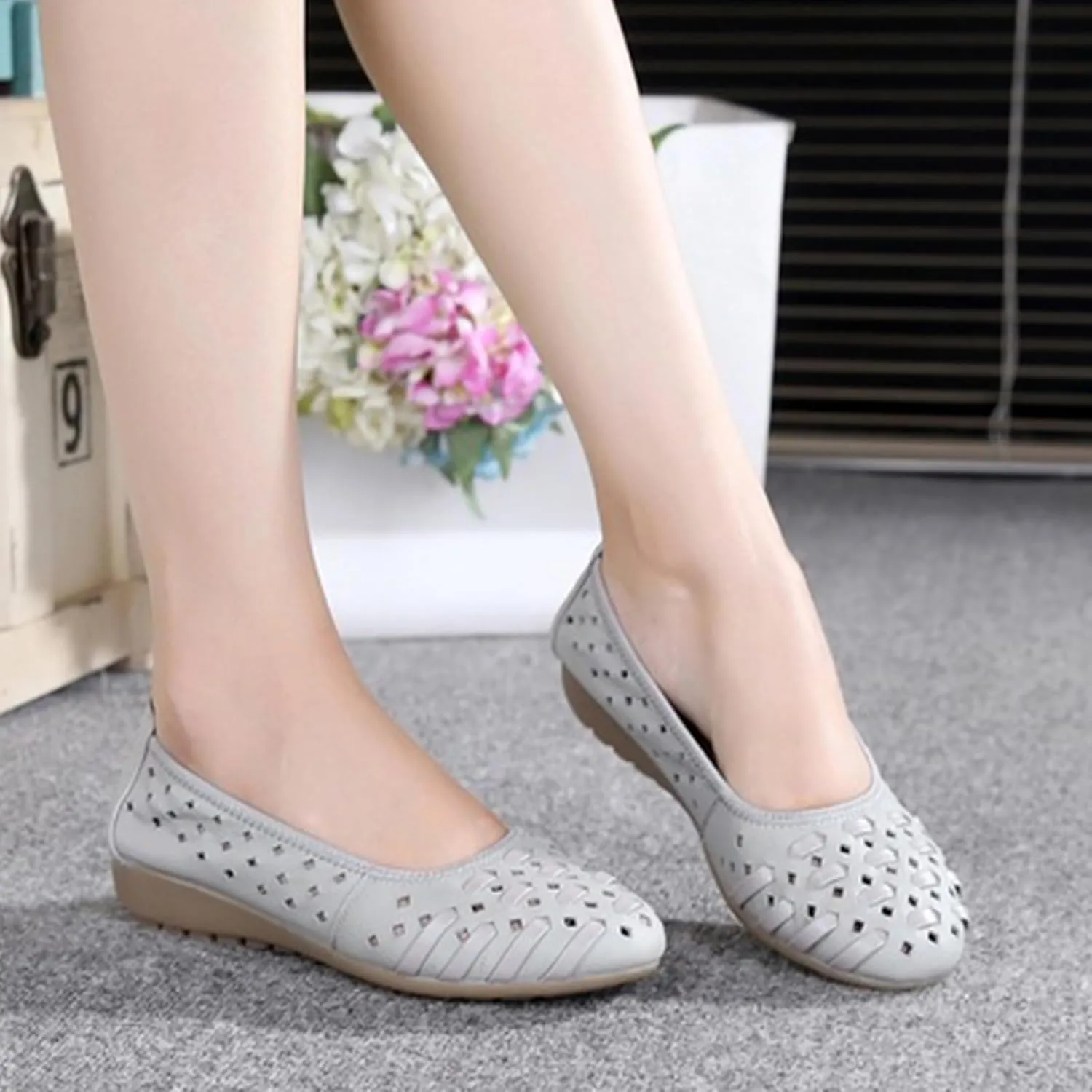 MOYOWEI Women's Summer Comfort Woven Leather Flats,Pointed Closed Toe Hollow Non-slip Soft Sole Slip-on Walking Casual Shoes