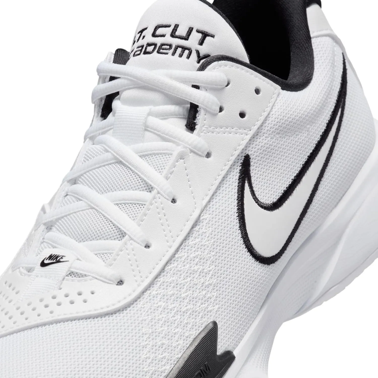 Nike Men's Basketball Shoe