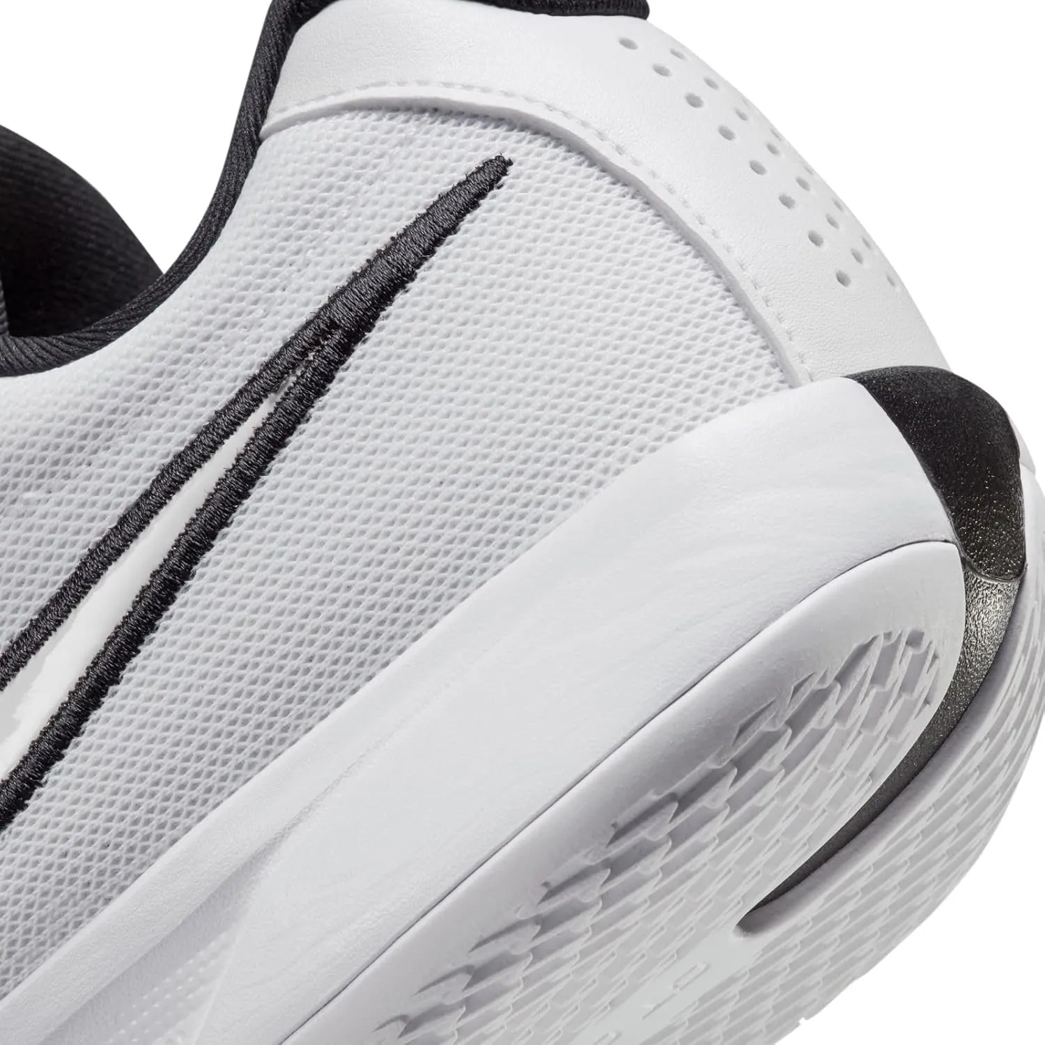 Nike Men's Basketball Shoe