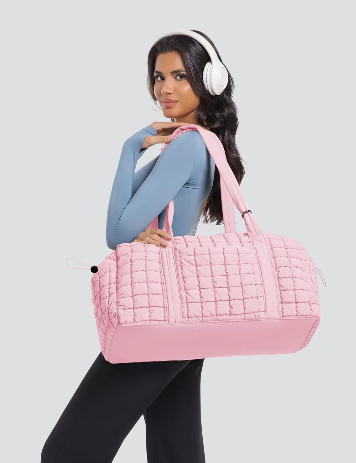 Quilted Travel Duffle Bag for Women Weekender Bag Large Puffer Overnight Bags Soft Puffy Duffel Bag Carry on Gym Bag Lightweight Personal Item Travel Bag for Trips Business Sport Airplane (Light Pink)