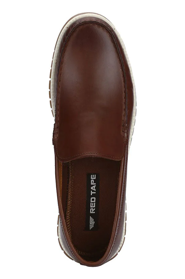 RedTape Men Black Loafers