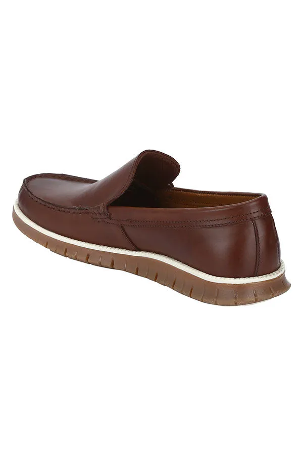 RedTape Men Black Loafers