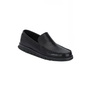 RedTape Men Black Loafers
