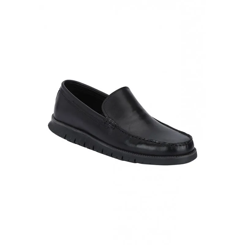 RedTape Men Black Loafers