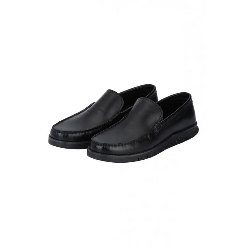 RedTape Men Black Loafers
