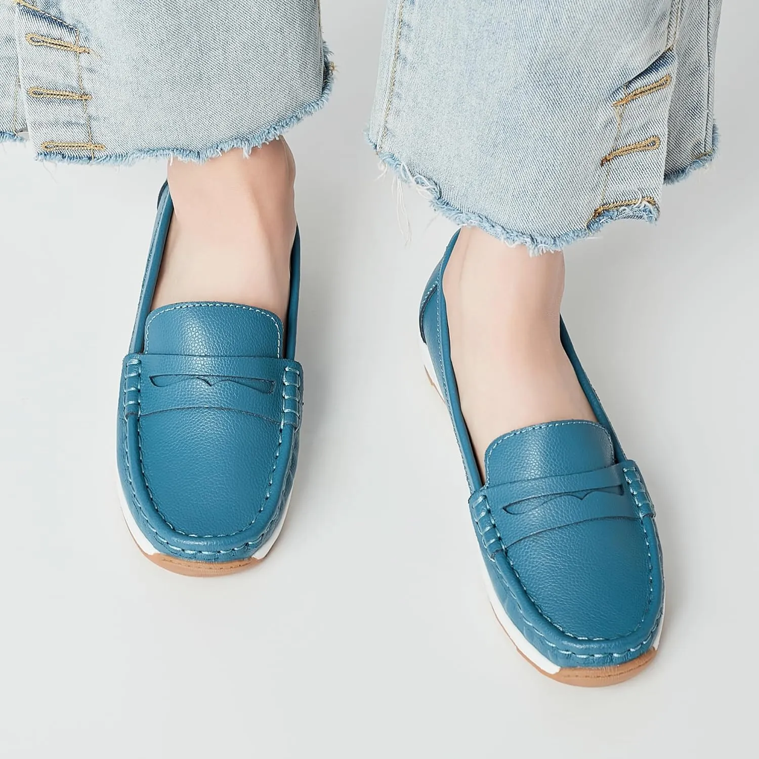 Women's Loafers Moccasin Casual Slip On Flat Shoes Comfortable Leather Driving Loafers Lightweight Nurse Work Shoes