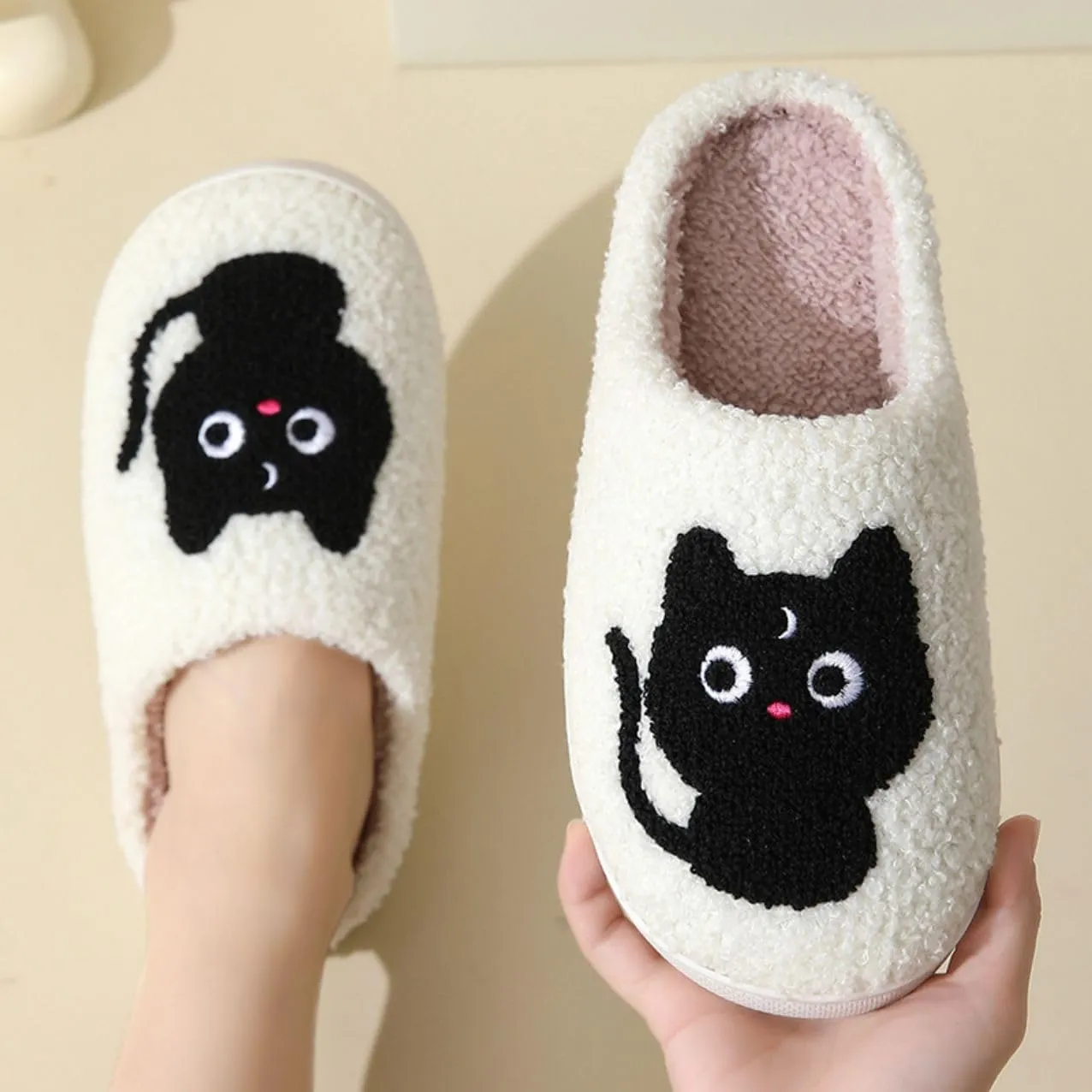 Women's Men's Heart Heart Slippers Strawberry Cherry Mushroom Slippers Evil Eye Slippers Cartoon Animal Cat Slippers Memory Foam Cozy Plush Slippers Couple Indoor Household Slippers
