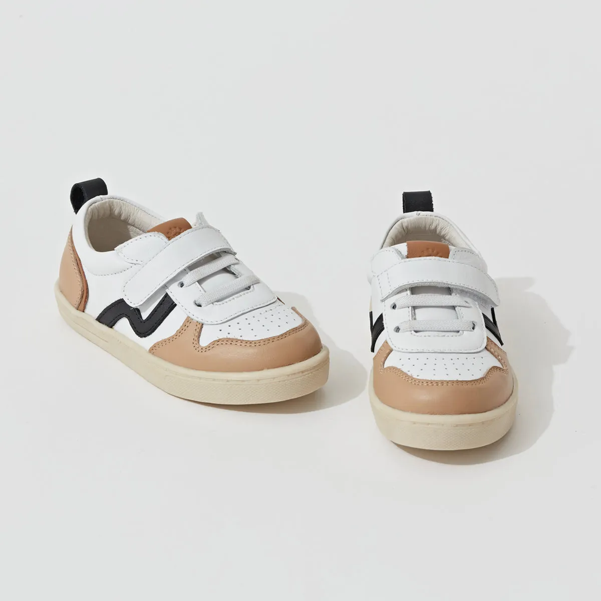 XO Trainer (White/Black)
